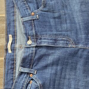 Levi's Women's Dark Blue Cropped Jeans